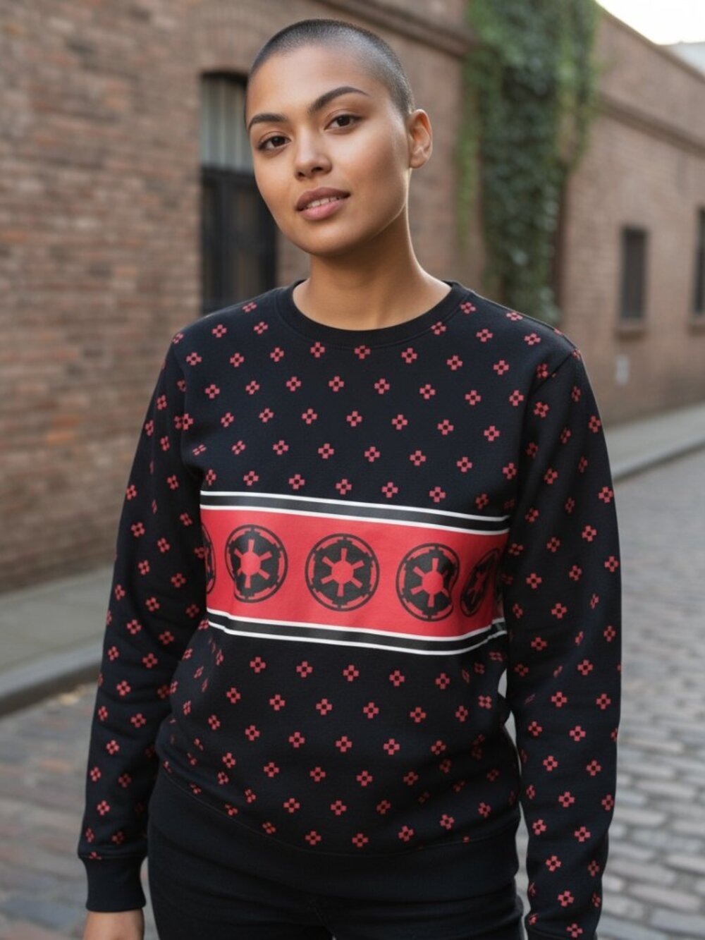 Star Wars M sweat long sleeve shirt in red,black and white writing